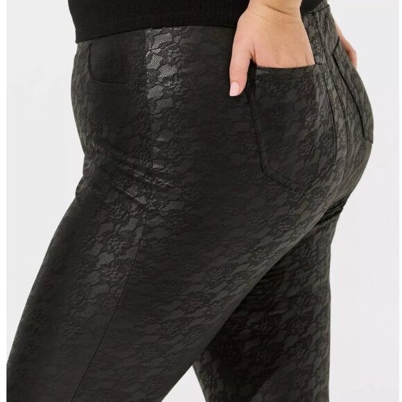 NWOT Torrid Black Lace Detail Leggings - Picture 2 of 8